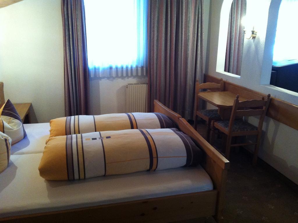 Hotel Garni Pfandl Neustift im Stubaital Δωμάτιο φωτογραφία