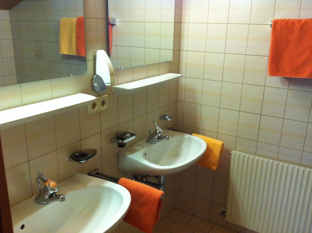 Hotel Garni Pfandl Neustift im Stubaital Δωμάτιο φωτογραφία